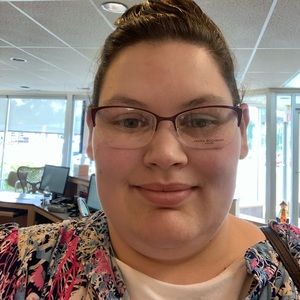 Meet your Posher, Denise